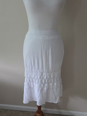 SW New York White Elastic Waist Midi Skirt with Crochet Trim